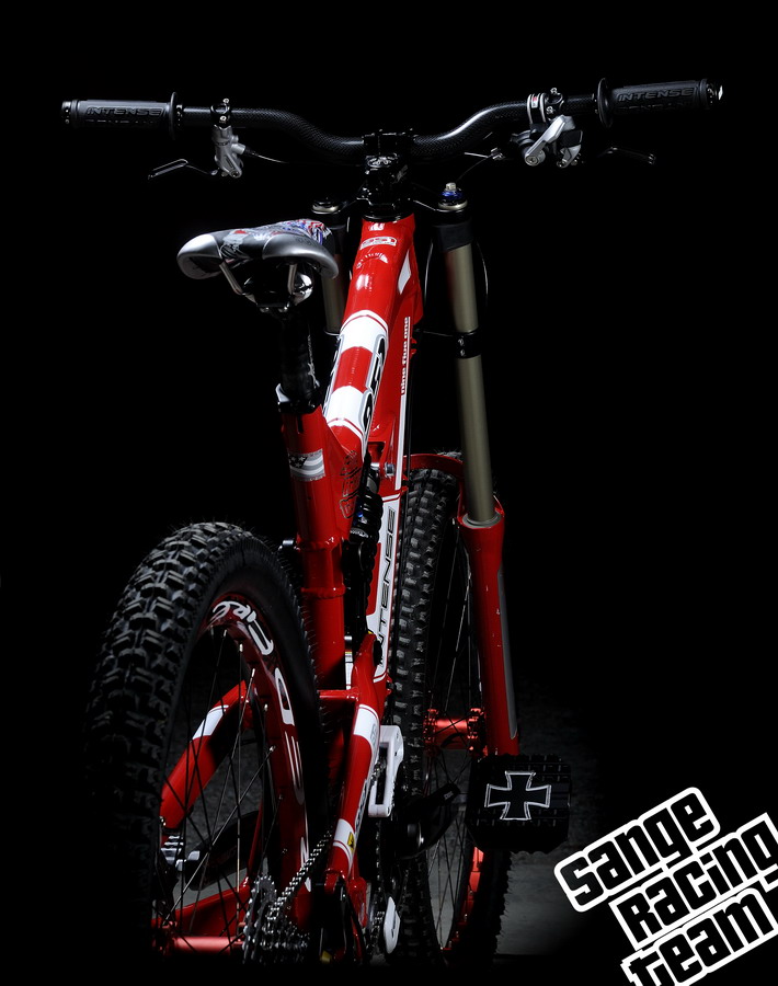 intense951_srt04web.jpg