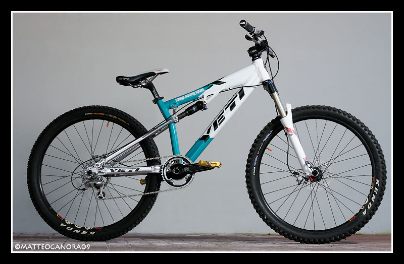 yeti4x_02.jpg