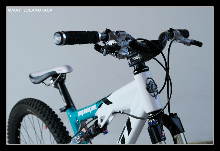 yeti4x_03.jpg