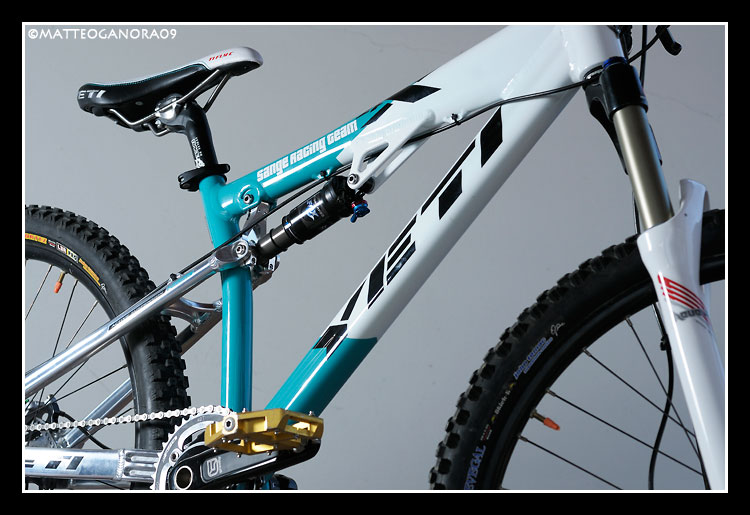 yeti4x_04.jpg
