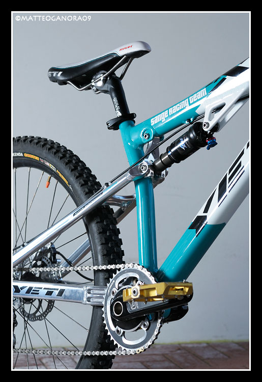 yeti4x_05.jpg