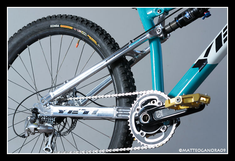 yeti4x_06.jpg